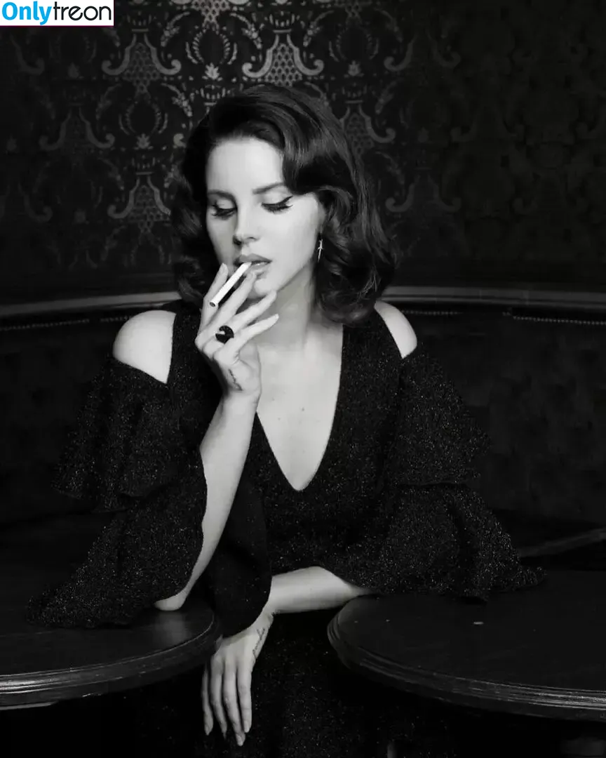 Lana Del Rey nude photo #0229 (lanadelreypictures / lanaraybabyx)