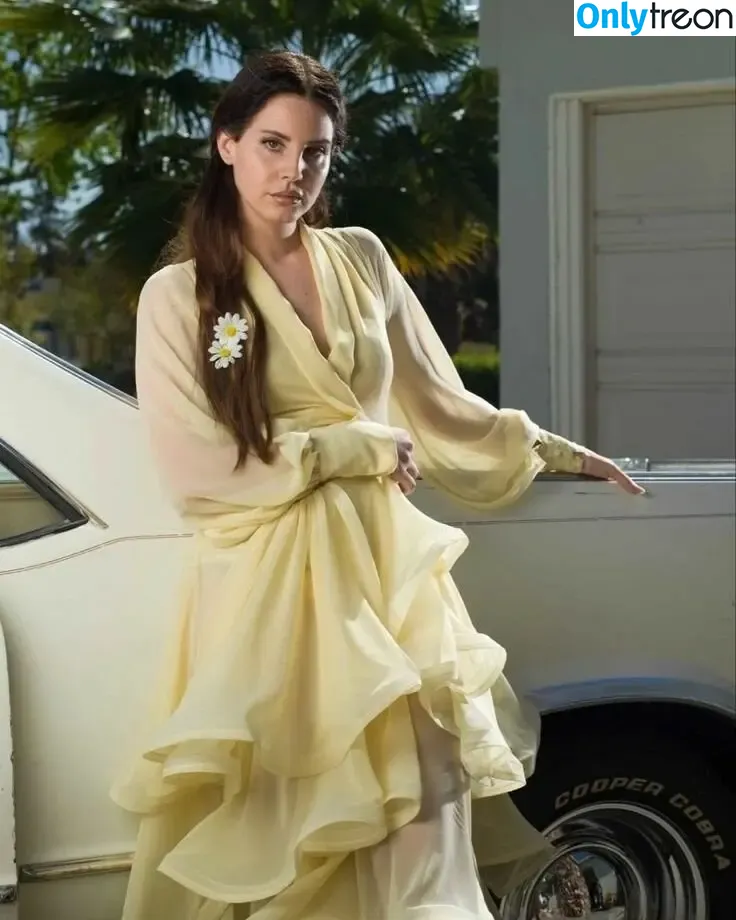 Lana Del Rey nude photo #0232 (lanadelreypictures / lanaraybabyx)