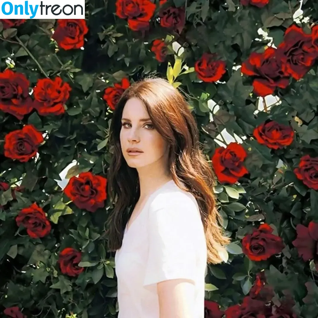 Lana Del Rey nude photo #0234 (lanadelreypictures / lanaraybabyx)