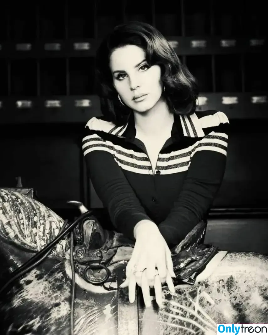 Lana Del Rey nude photo #0237 (lanadelreypictures / lanaraybabyx)
