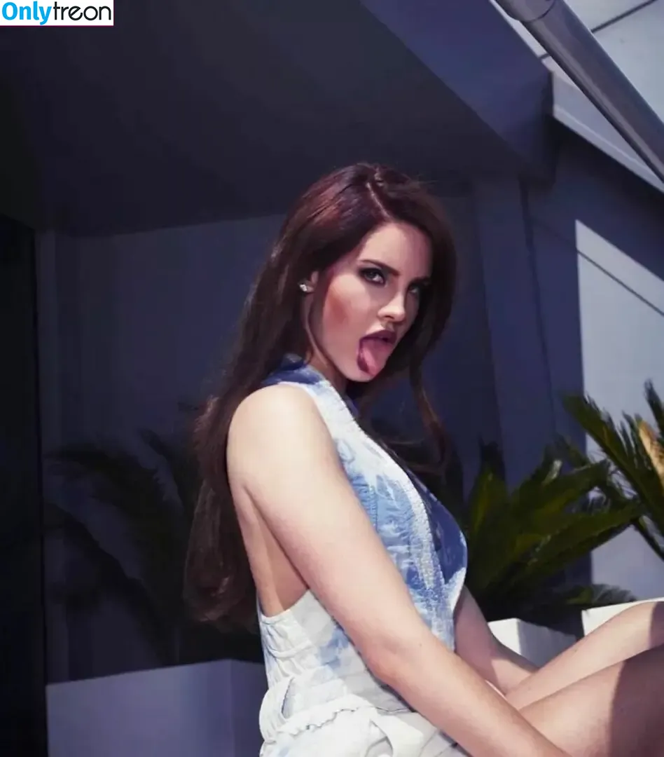 Lana Del Rey nude photo #0238 (lanadelreypictures / lanaraybabyx)