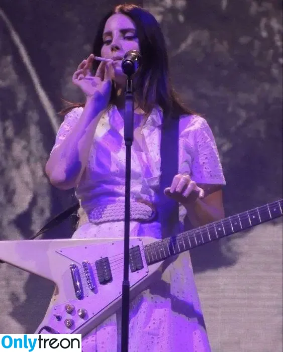Lana Del Rey nude photo #0248 (lanadelreypictures / lanaraybabyx)