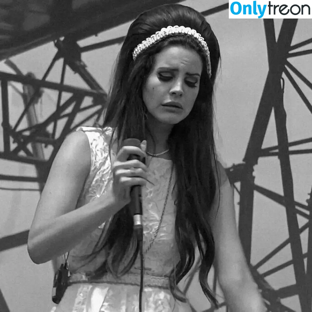 Lana Del Rey nude photo #0260 (lanadelreypictures / lanaraybabyx)