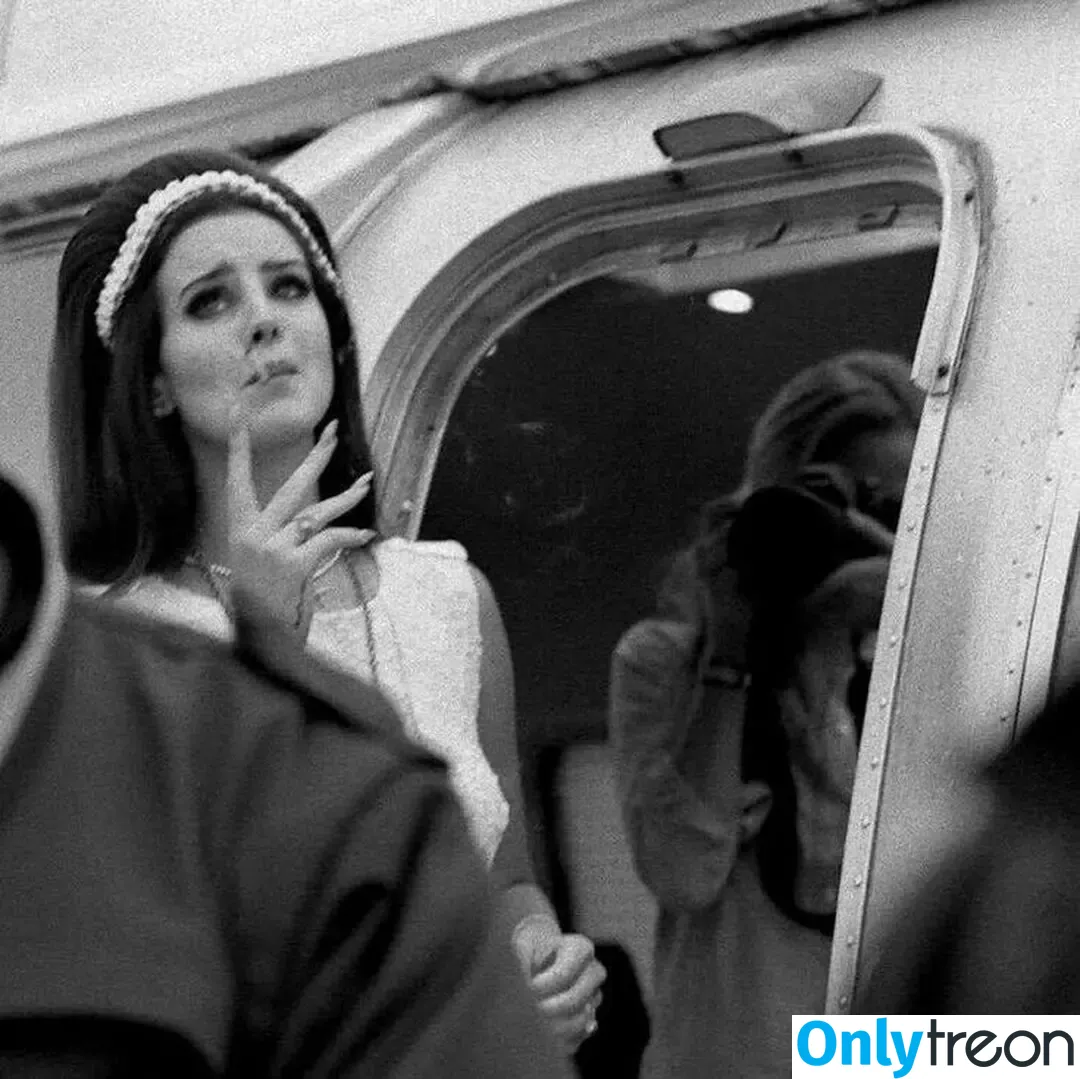 Lana Del Rey nude photo #0268 (lanadelreypictures / lanaraybabyx)