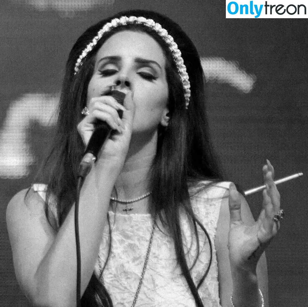 Lana Del Rey nude photo #0269 (lanadelreypictures / lanaraybabyx)