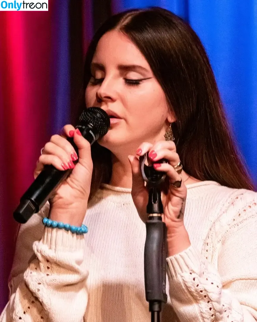 Lana Del Rey nude photo #0280 (lanadelreypictures / lanaraybabyx)