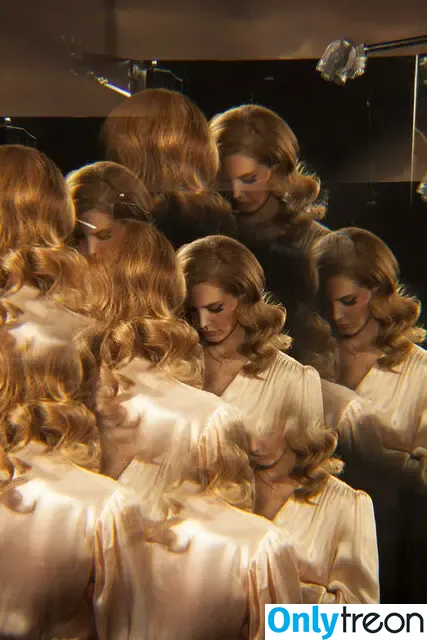 Lana Del Rey nude photo #0294 (lanadelreypictures / lanaraybabyx)