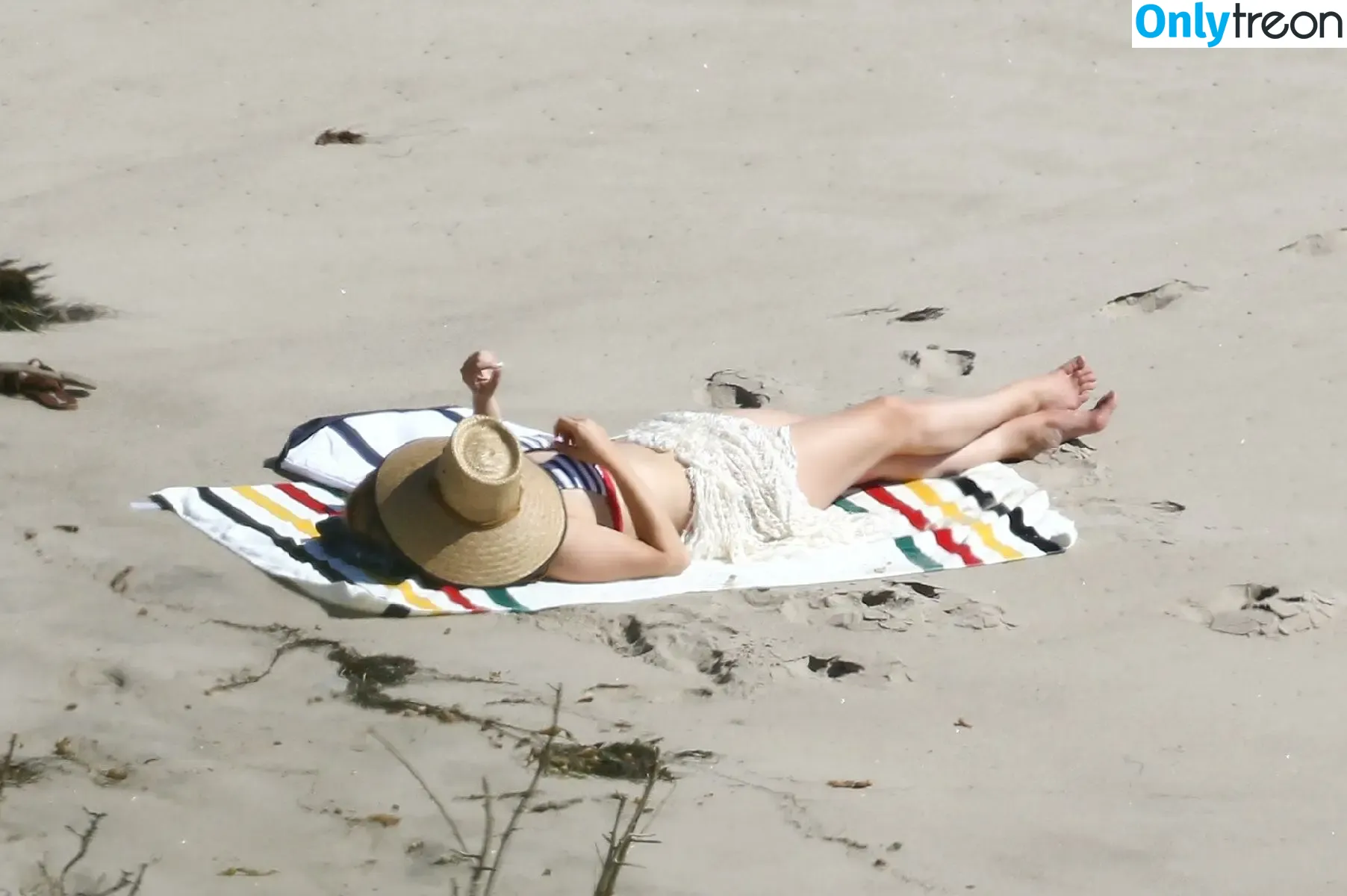 Lana Del Rey nude photo #0315 (lanadelreypictures / lanaraybabyx)
