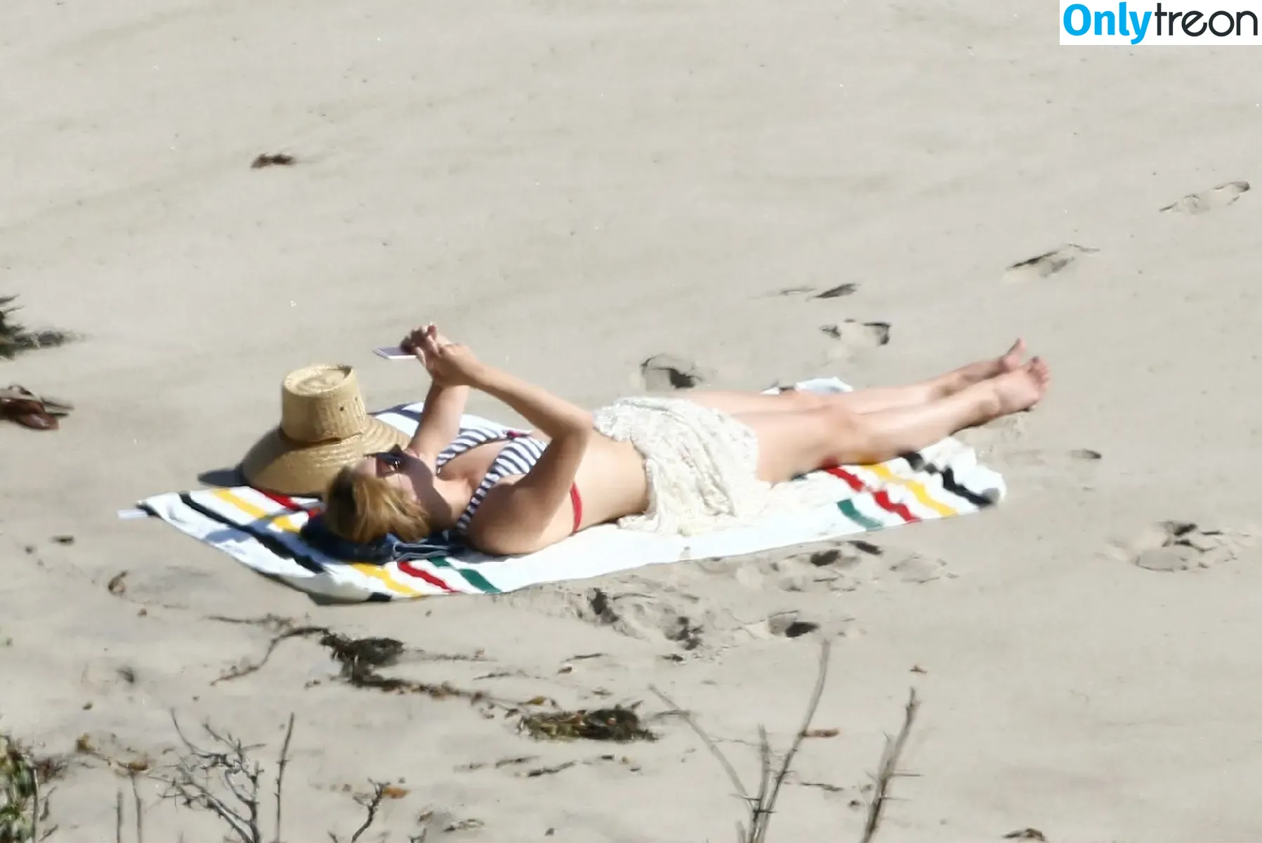 Lana Del Rey nude photo #0317 (lanadelreypictures / lanaraybabyx)