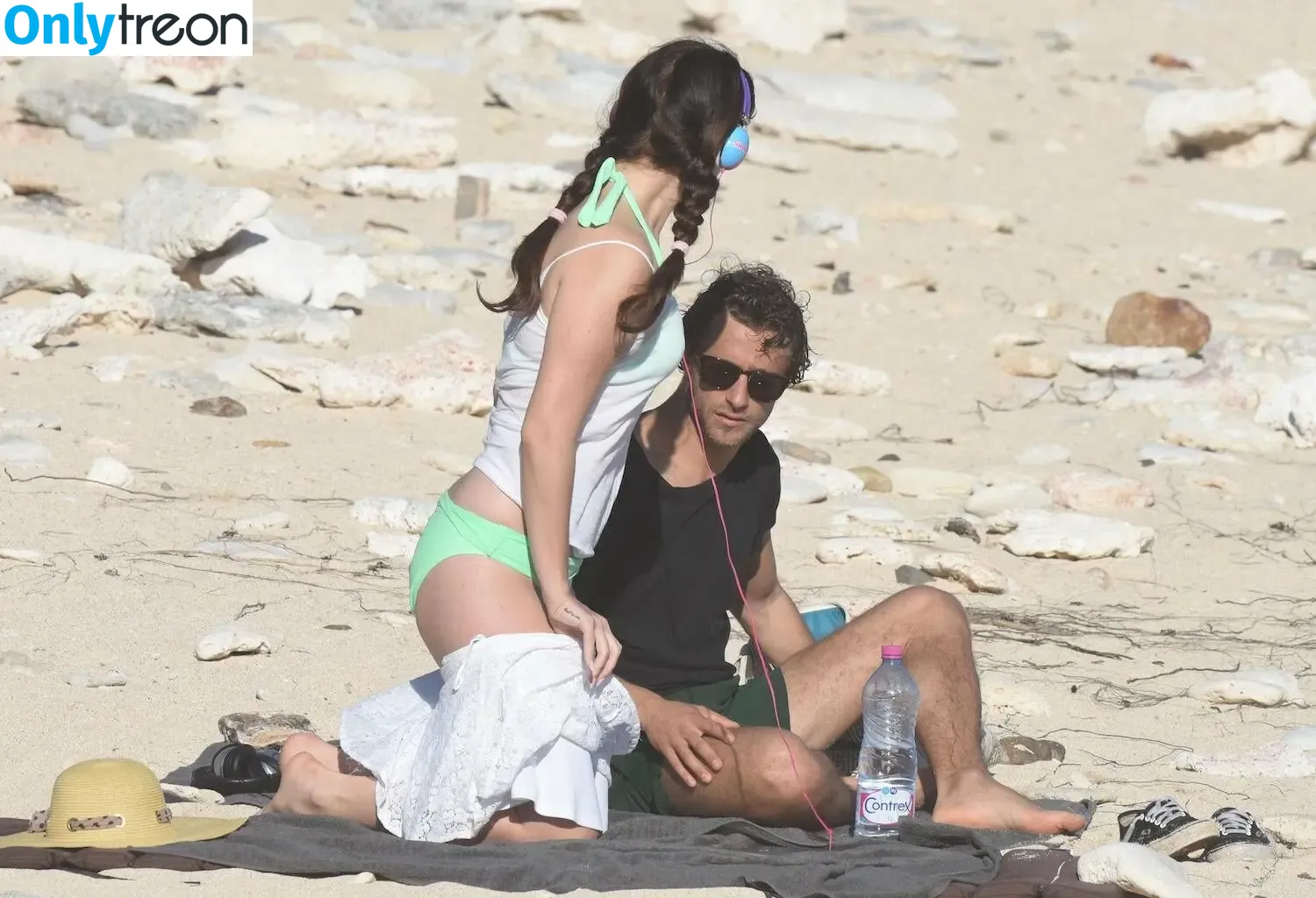 Lana Del Rey nude photo #0323 (lanadelreypictures / lanaraybabyx)