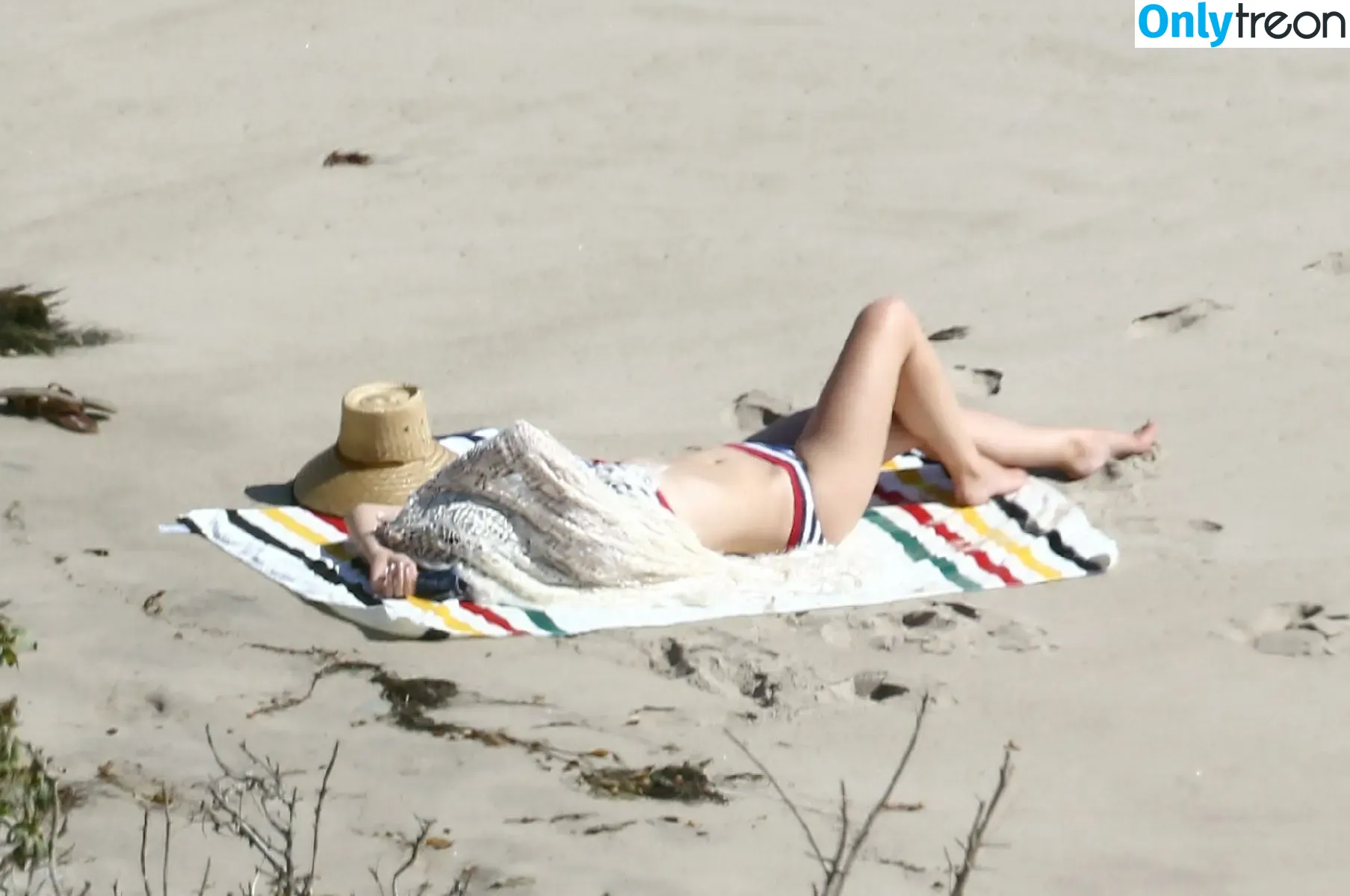 Lana Del Rey nude photo #0326 (lanadelreypictures / lanaraybabyx)