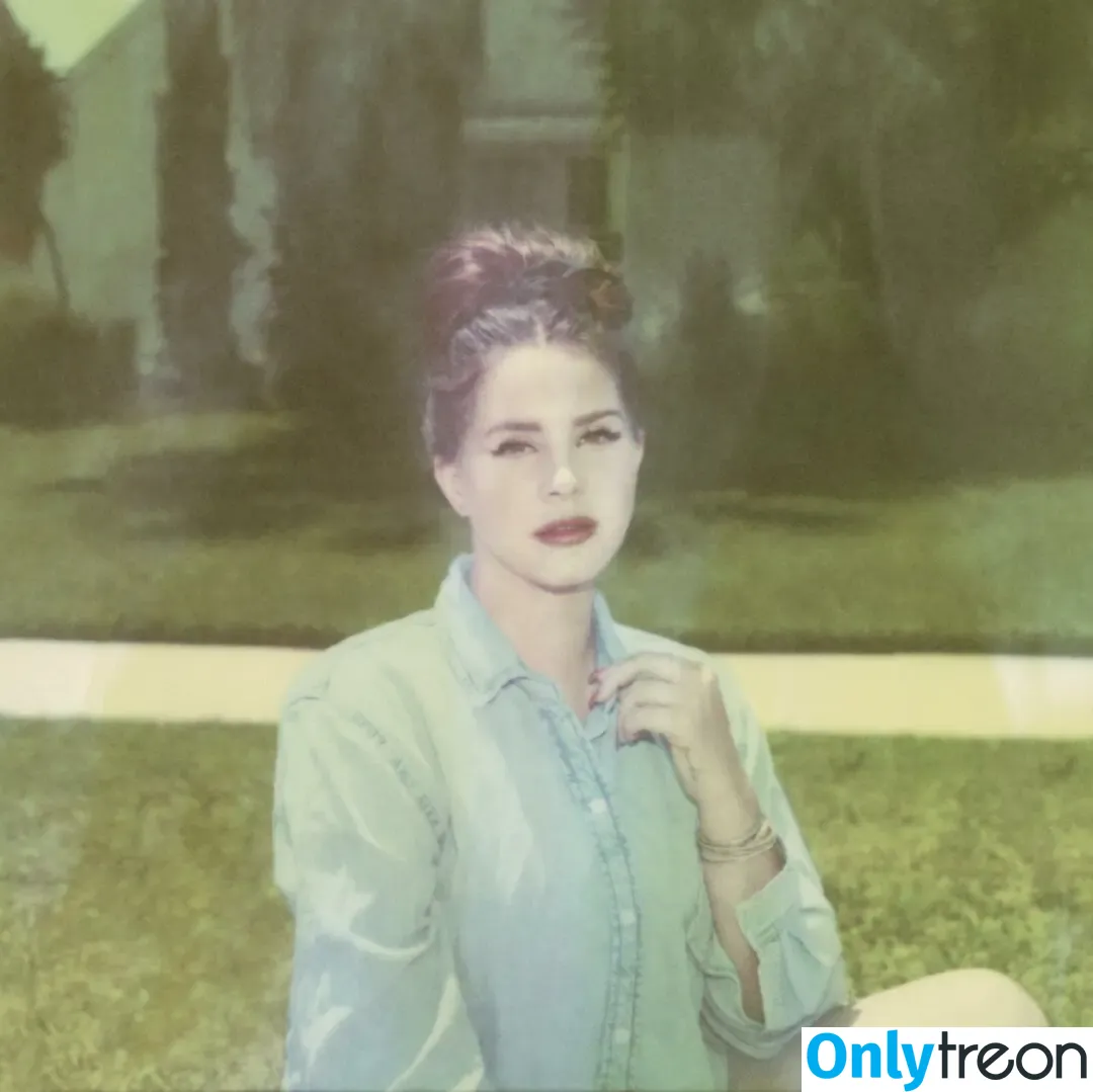 Lana Del Rey nude photo #0373 (lanadelreypictures / lanaraybabyx)