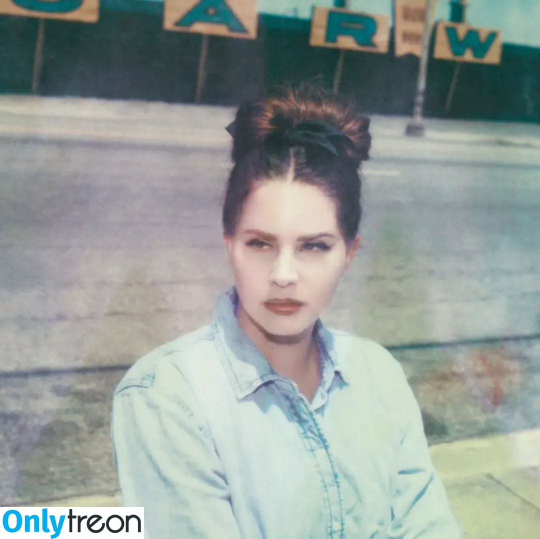 Lana Del Rey nude photo #0374 (lanadelreypictures / lanaraybabyx)