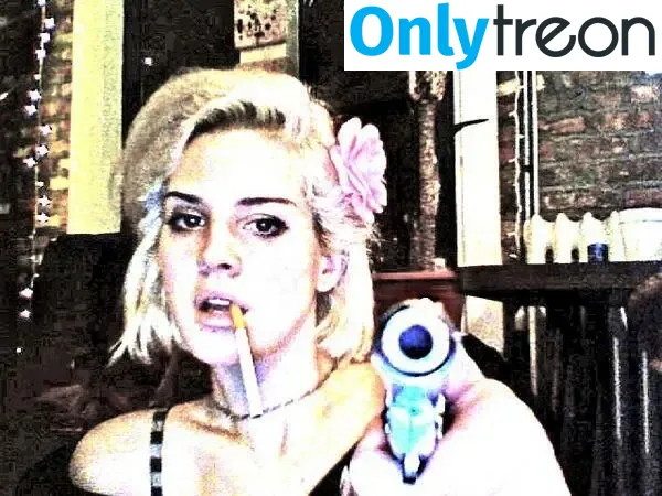 Lana Del Rey nude photo #0390 (lanadelreypictures / lanaraybabyx)