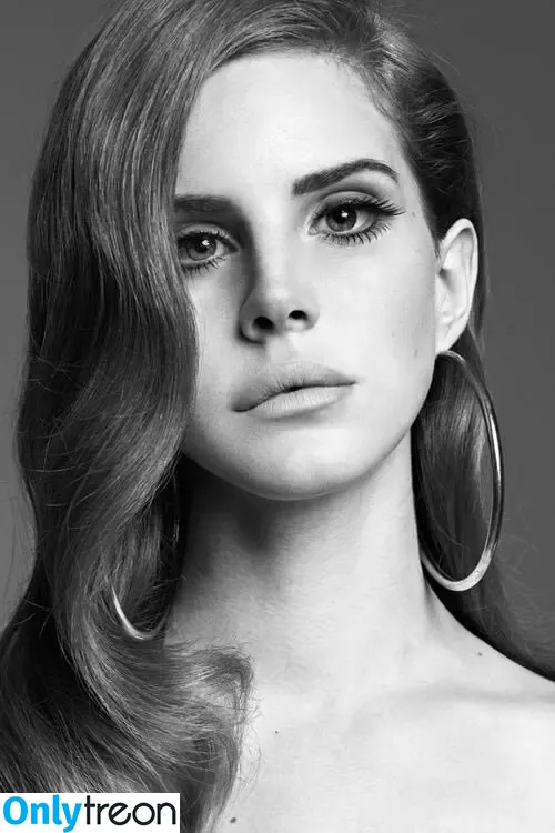 Lana Del Rey nude photo #1112 (lanadelrey / lanaraybabyx)