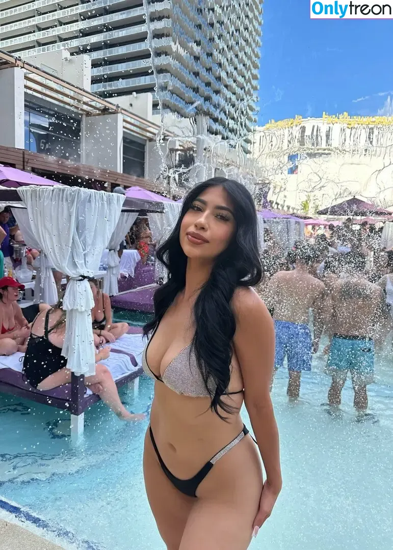 Lani Milani nude photo #0003 (Lannii_Milani / u424483909)