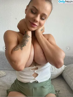 Lara Bttn / lara.bttn.lara / larabttnab18 nude photo #0140
