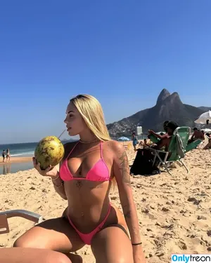 Lara Jucá / larajucah nude photo #0095