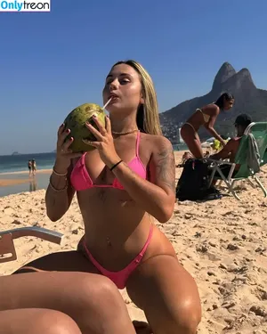 Lara Jucá / larajucah nude photo #0096