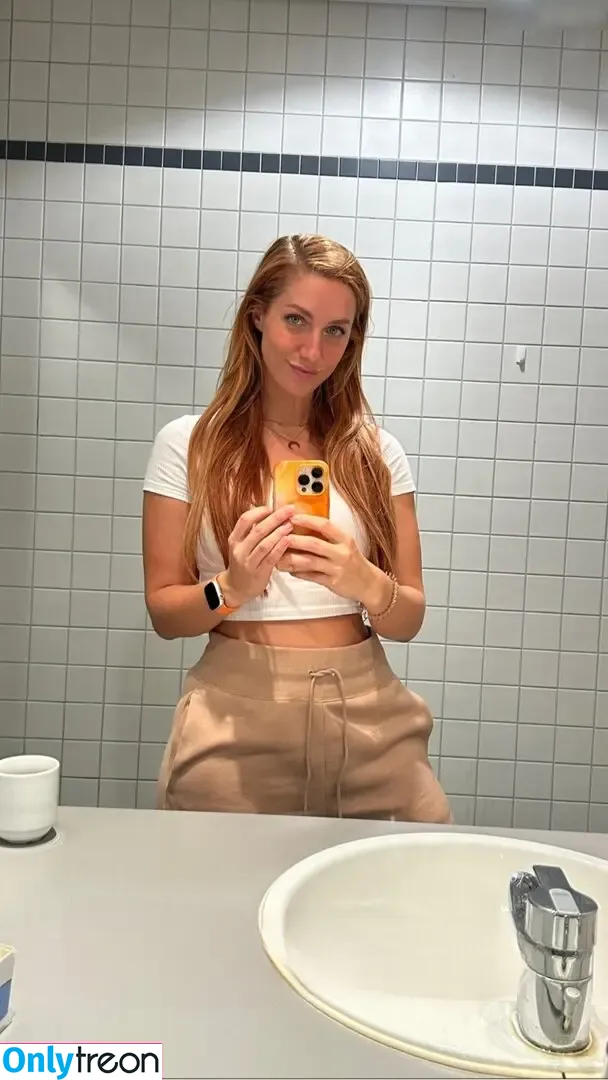 Lara Loft nude photo #0309 (Lara_Loft / laraloft / sarahtoninx9_)