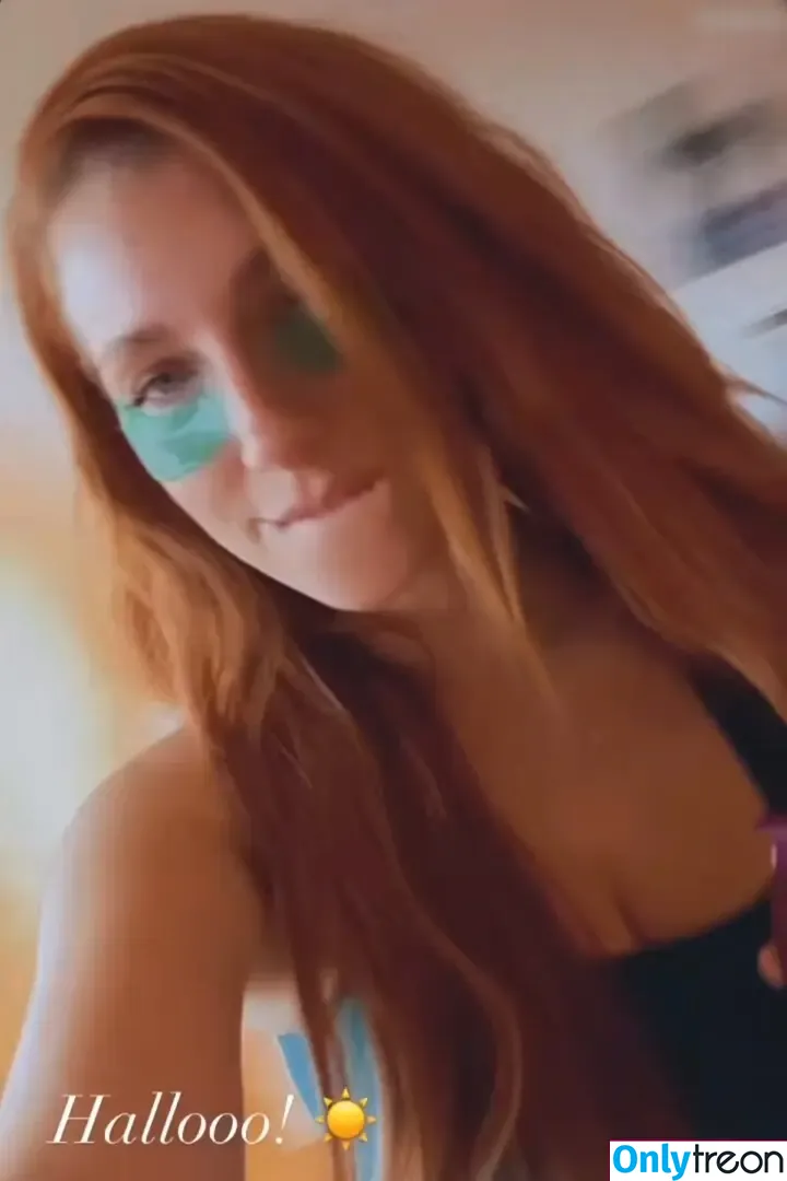 Lara Loft nude photo #0395 (Lara_Loft / laraloft / sarahtoninx9_)