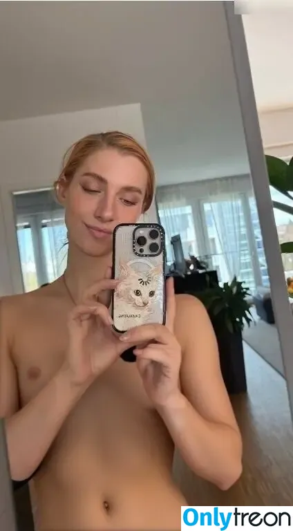 Lara Loft nude photo #0975 (Lara_Loft / laraloft / sarahtoninx9_)