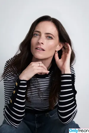 Lara Pulver / larapulver nude photo #0025