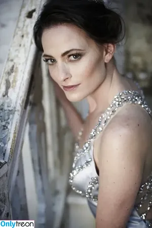 Lara Pulver / larapulver nude photo #0026