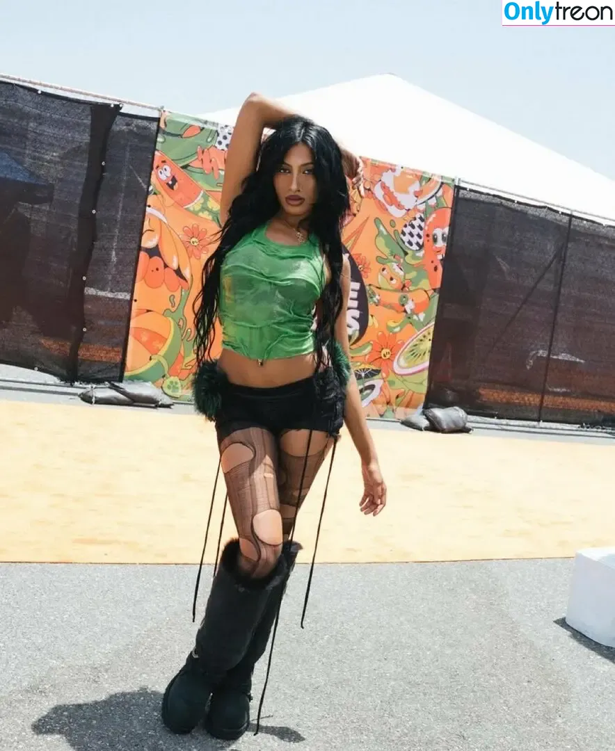 Lara Raj nude photo #0036 (lararajj / memberKATSEYE)