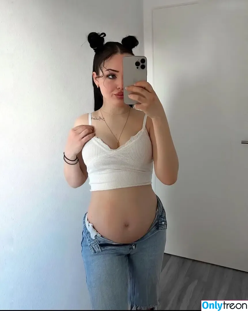 Lara.stxx nude photo #0013 (Lara.stxx)