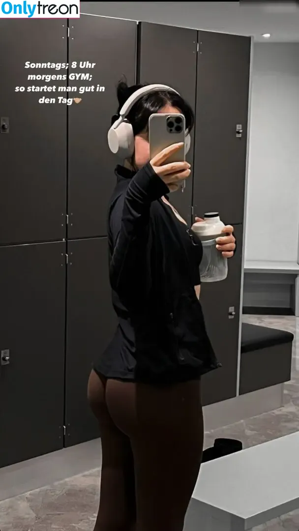 Lara.stxx nude photo #0057 (Lara.stxx)
