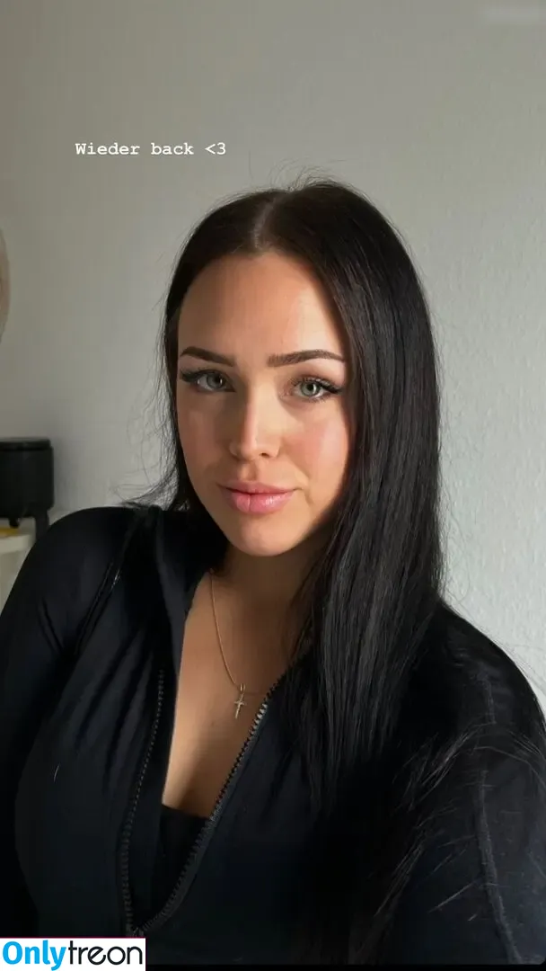 Lara.stxx nude photo #0066 (Lara.stxx)