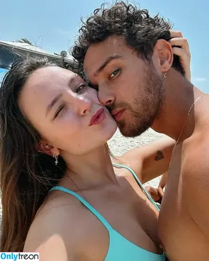 Larissa Manoela / larissamanoela nude photo #0732