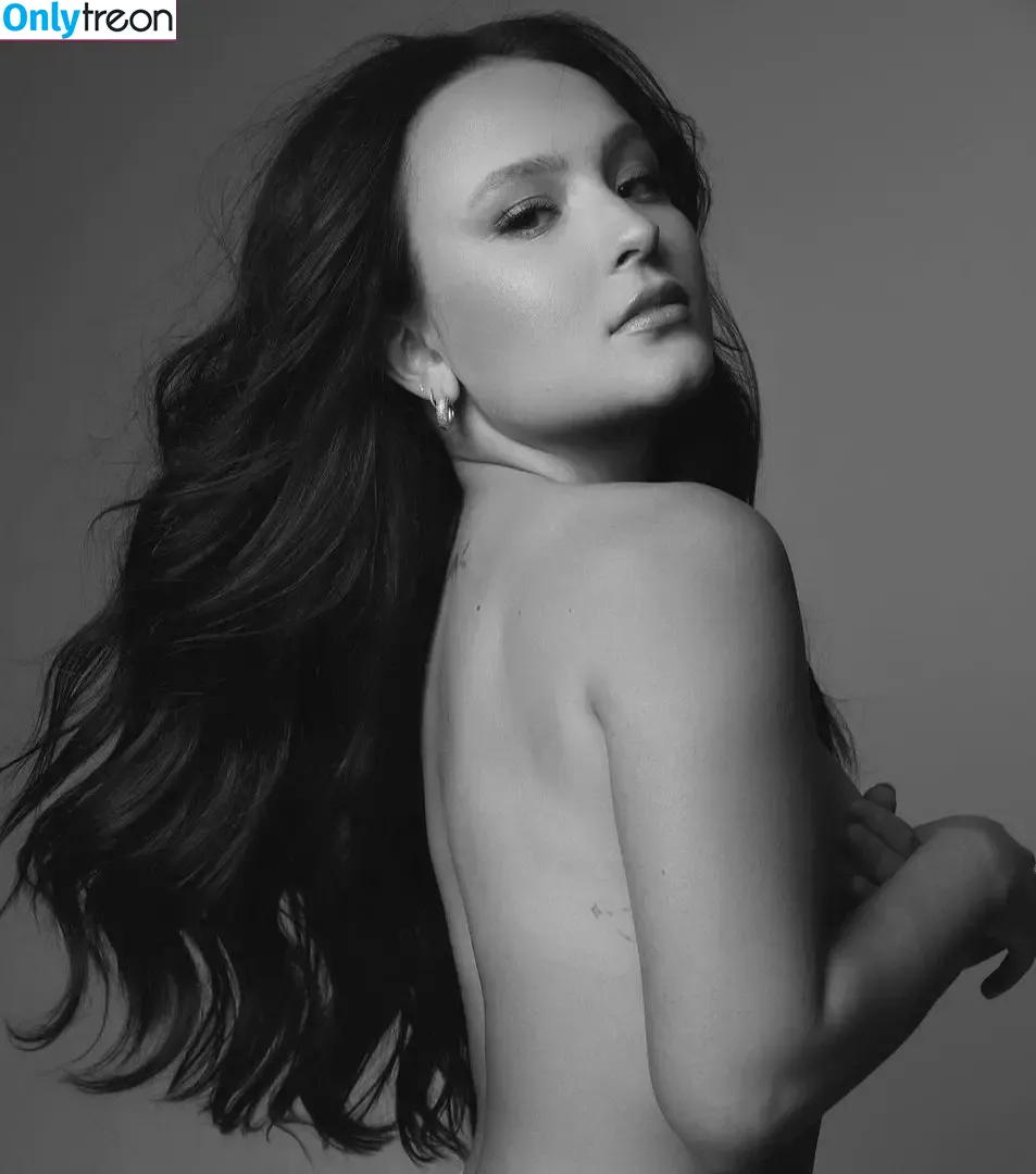 Larissa Manoela nude photo #0112 (larissamanoela)