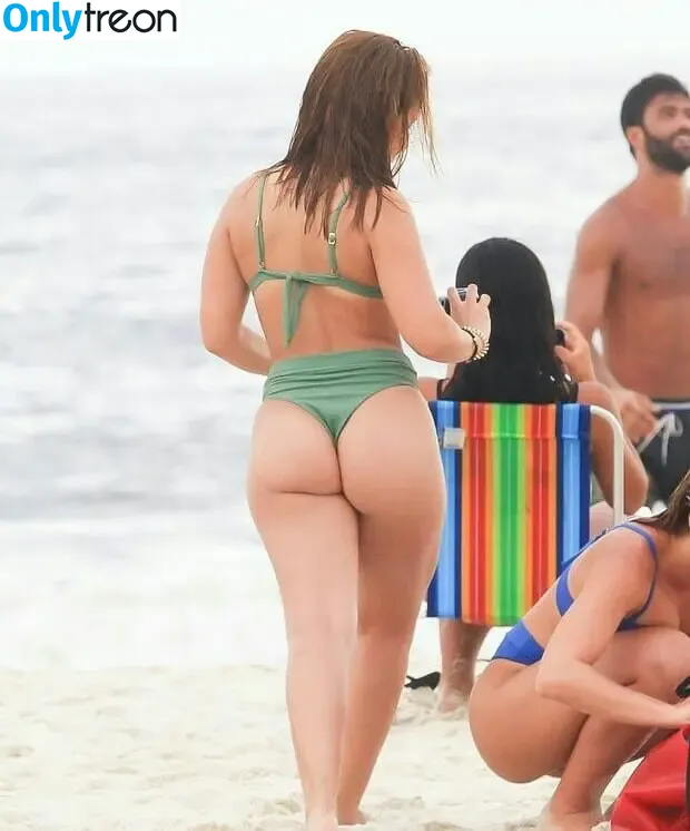 Larissa Manoela nude photo #0115 (larissamanoela)