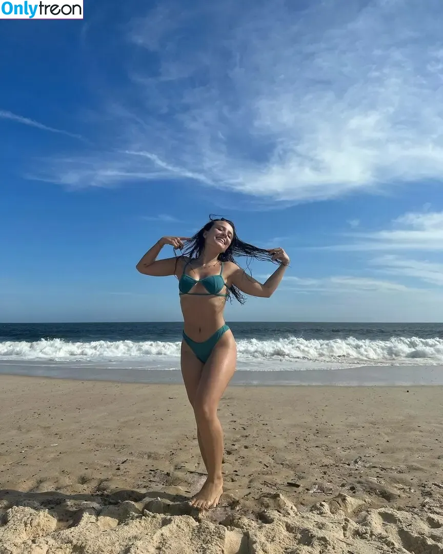 Larissa Manoela nude photo #0511 (larissamanoela)