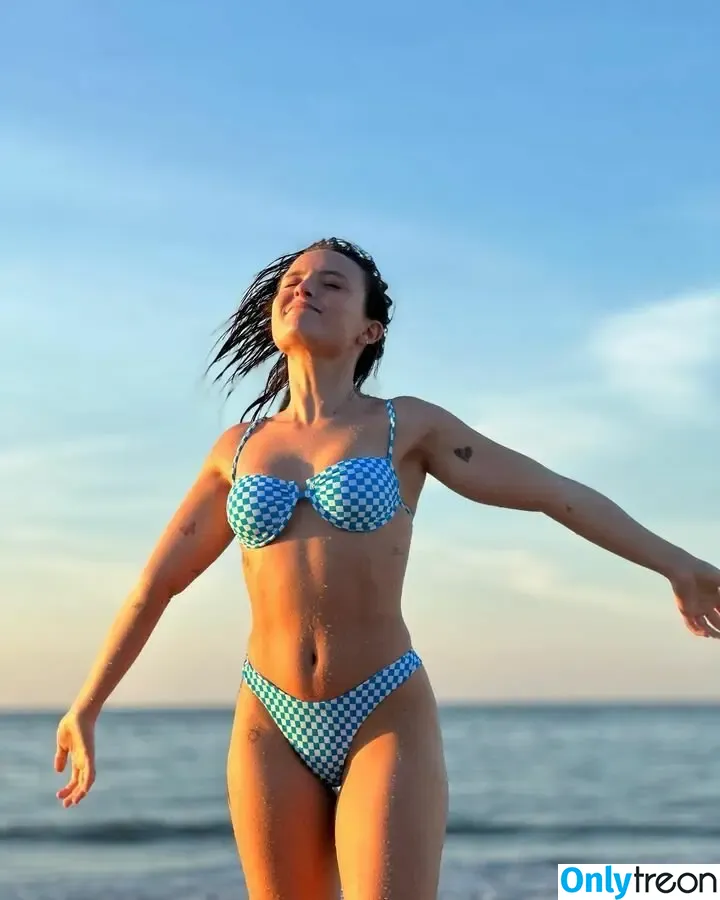 Larissa Manoela nude photo #0604 (larissamanoela)