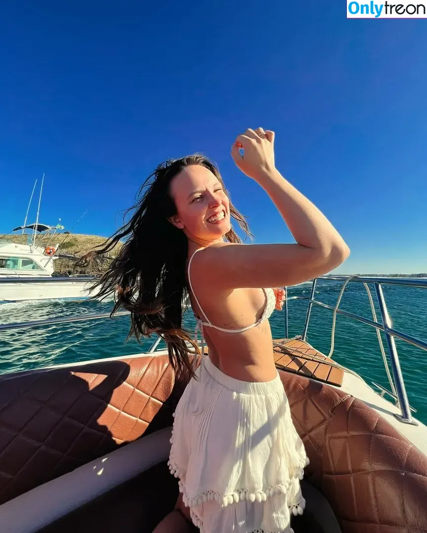 Larissa Manoela nude photo #0660 (larissamanoela)