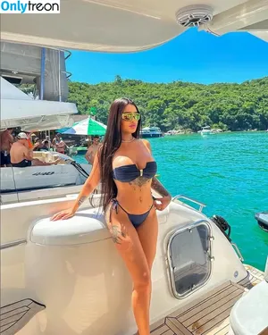 Larissa Ribeiro / larissaribb__ / museu_inventado nude photo #0001