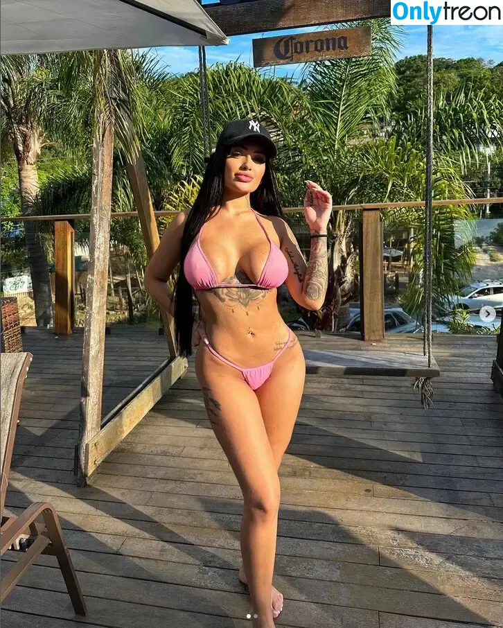 Larissa Ribeiro nude photo #0006 (larissaribb__ / museu_inventado)
