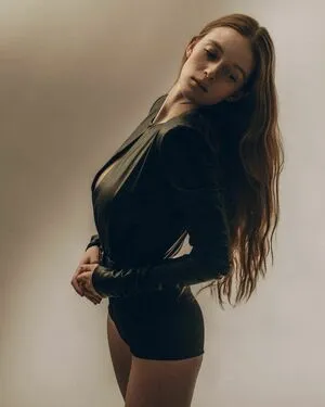 Larsen Thompson / larsenthompson nude photo #0076