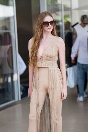 Larsen Thompson / larsenthompson nude photo #0105