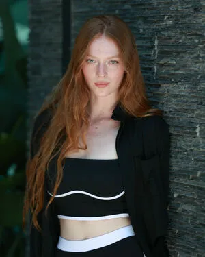 Larsen Thompson / larsenthompson nude photo #0166