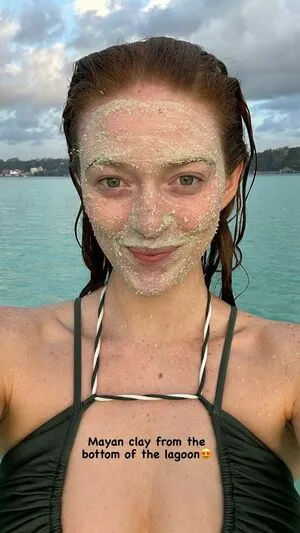Larsen Thompson / larsenthompson nude photo #0286