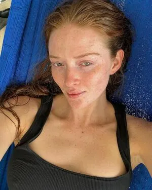 Larsen Thompson / larsenthompson nude photo #0289