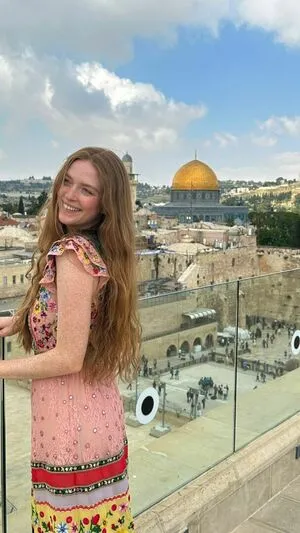 Larsen Thompson / larsenthompson nude photo #0302