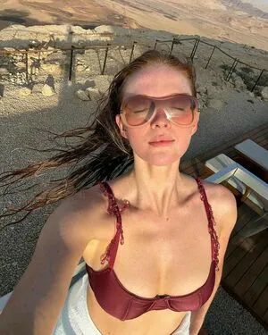 Larsen Thompson / larsenthompson nude photo #0305