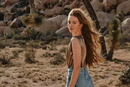 Larsen Thompson / larsenthompson nude photo #0340