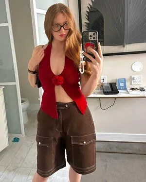 Larsen Thompson / larsenthompson nude photo #0349