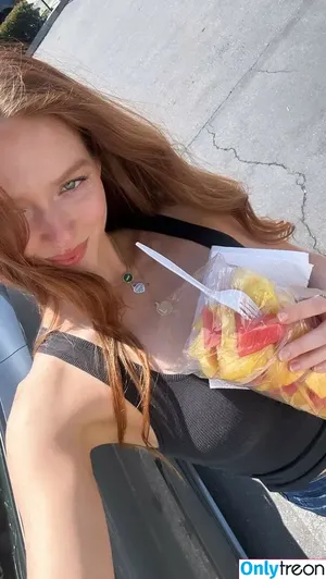Larsen Thompson / larsenthompson nude photo #0985